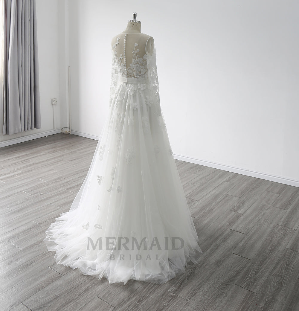 Long Sleeves Scoop Neck Sweep Train Lace Boho Wedding Dress 2024