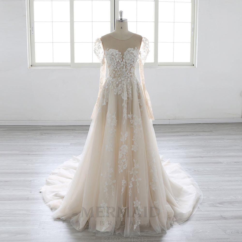Long Sleeves Scoop Neck Court Train Lace Wedding Dress 2025