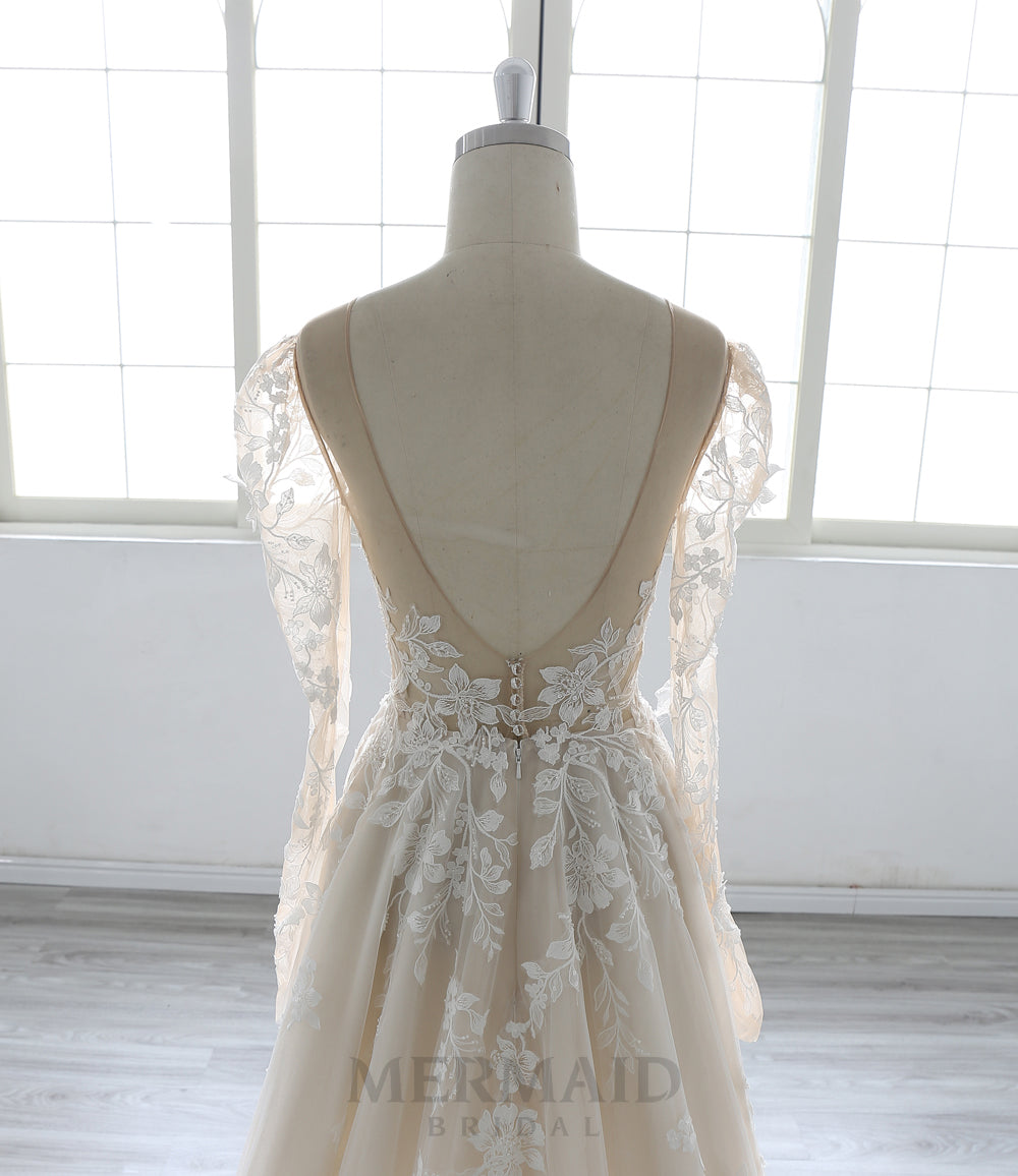 Long Sleeves Scoop Neck Court Train Lace Wedding Dress 2025