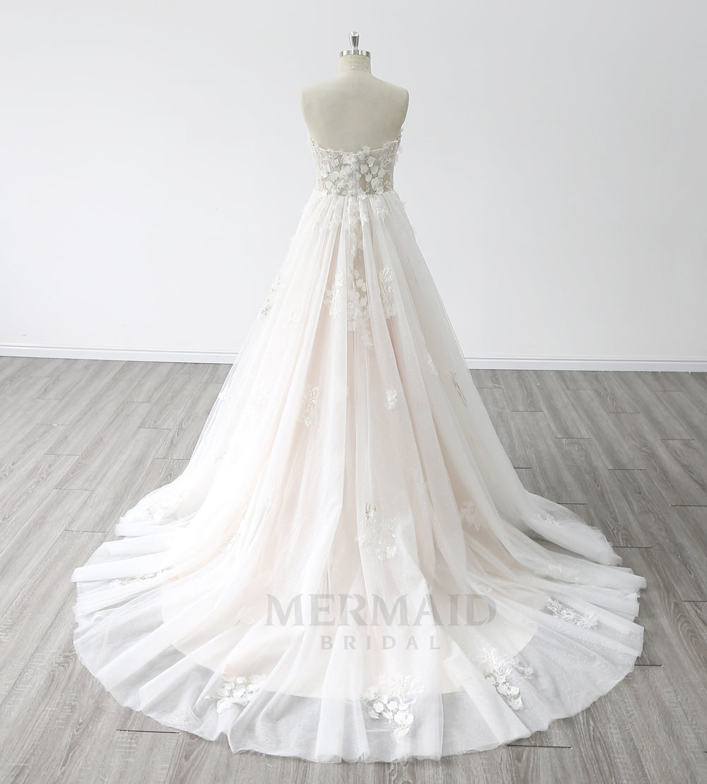 New Sweetheart Court Train 3D Flowers Lace A Line Wedding Dress 2024 with Detachable Cape