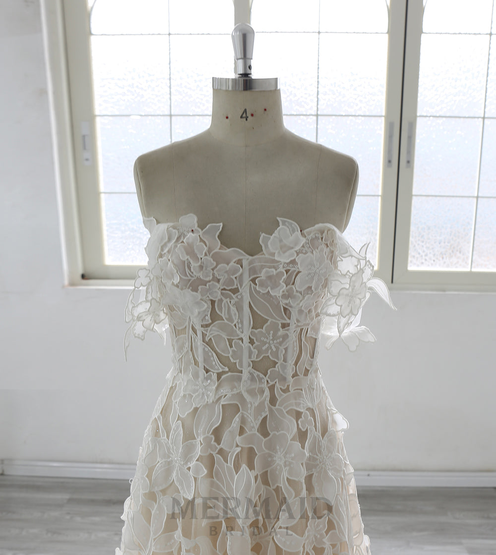 Off Shoulder Sweetheart Court Train Full Lace Wedding Dress 2025