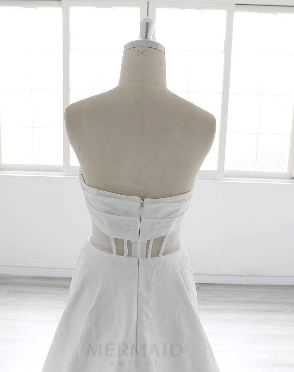 New Strapless Court Train Ball Gown Jacquard Satin Slit Wedding Dress 2025