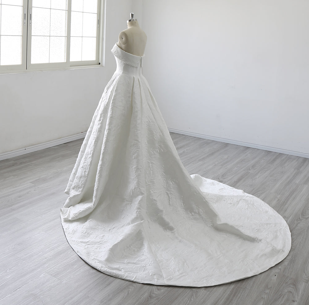 New Strapless Court Train Ball Gown Jacquard Satin Wedding Dress 2025
