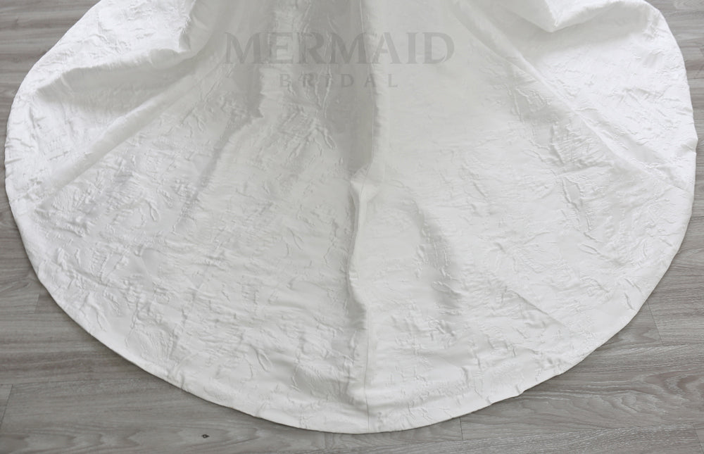 New Strapless Court Train Ball Gown Jacquard Satin Wedding Dress 2025