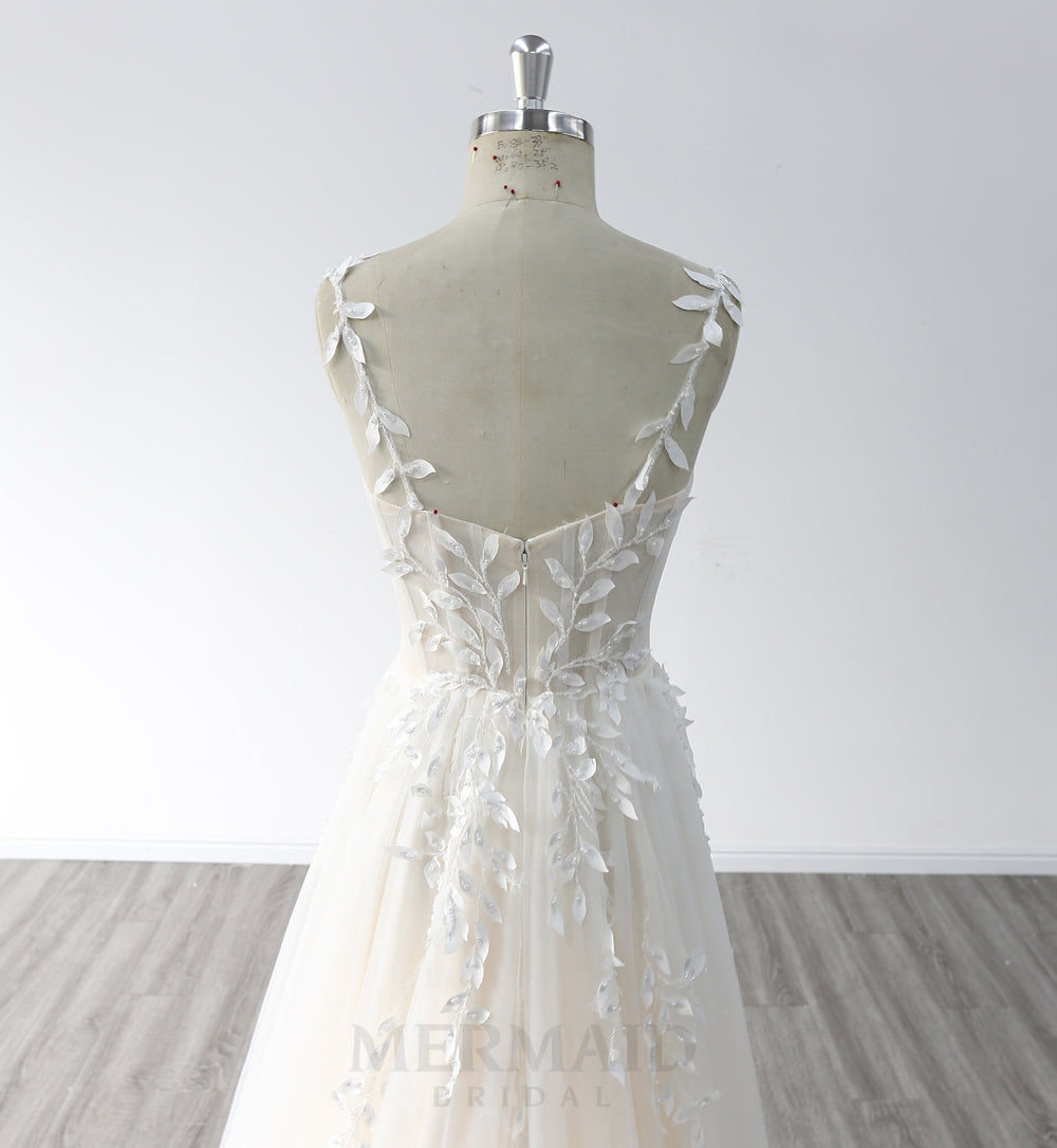 Spaghetti Straps Boat Neck Court Train Boho Beach Wedding Dress 2023