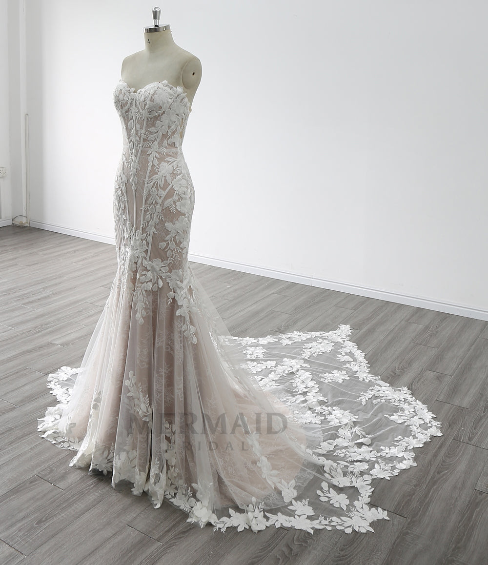 Sweetheart Neck Long  Chapel Train Lace Bride Dress Mermaid Wedding Dress