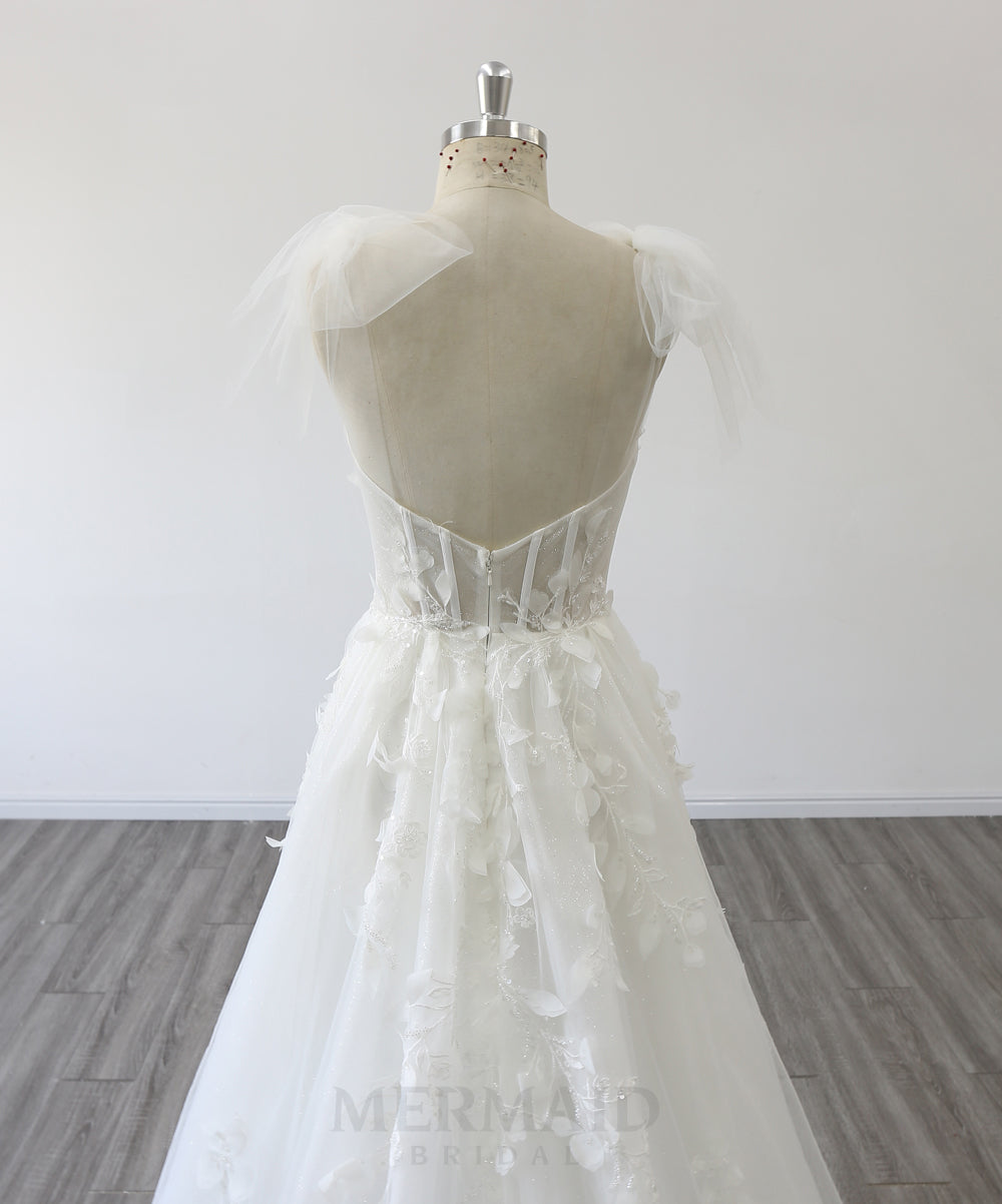 New V Back Detachable Straps Court Train Bridal Gown Beaded 3D Lace Wedding Dress