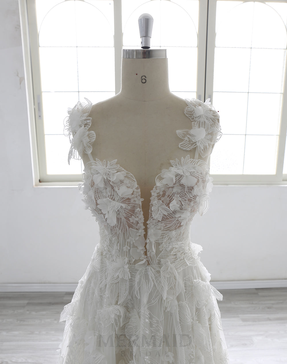 Luxury 3D Lace Flowers Lace V Neck Court Train Wedding Dress 2025