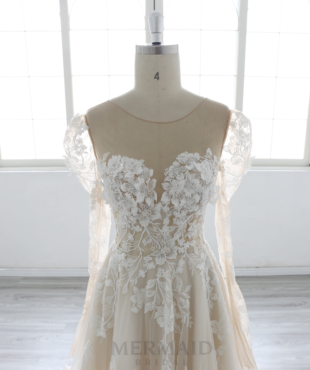 Long Sleeves Scoop Neck Court Train Lace  Wedding Dress 2025