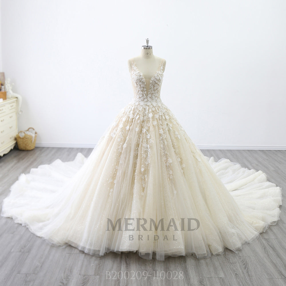 Backless Beaded 3D handmade Flowers ball Gown Wedding Dress